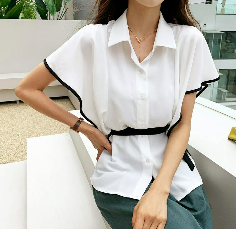 ≪人気商品再入荷≫ストラップ付配色ラッフルブラウス・全2色・b60453 レディース【bl】 韓国 ファッション トップス ブラウス 半袖 ラッフル ラッフルスリーブ ストラップ 配色 シンプル フェミニン 大人 上品 夏