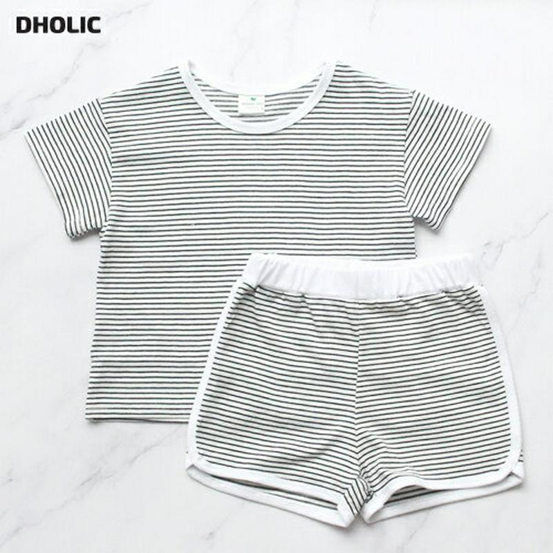 ボーダーTシャツ&パンツSET(ブラック)・p004663 キッズ【3~8才】【set】【セットアップ セット setup Tシャツ 半袖 ラウンドネック パンツ ショートパンツ ボーダー カジュアル 女の子 男の子 韓国 韓国子供服 子供 こども 子供服 こども服】【KIDS】
