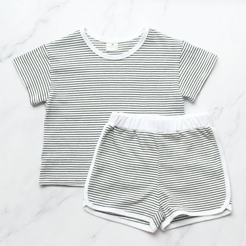 ボーダーTシャツ&パンツSET(ブラック)・p004663 キッズ【3~8才】【set】【セットアップ セット setup Tシャツ 半袖 ラウンドネック パンツ ショートパンツ ボーダー カジュアル 女の子 男の子 韓国 韓国子供服 子供 こども 子供服 こども服】【KIDS】