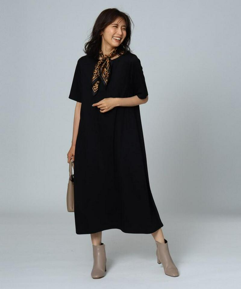 [L]【洗える】バックボタンスムースワンピース