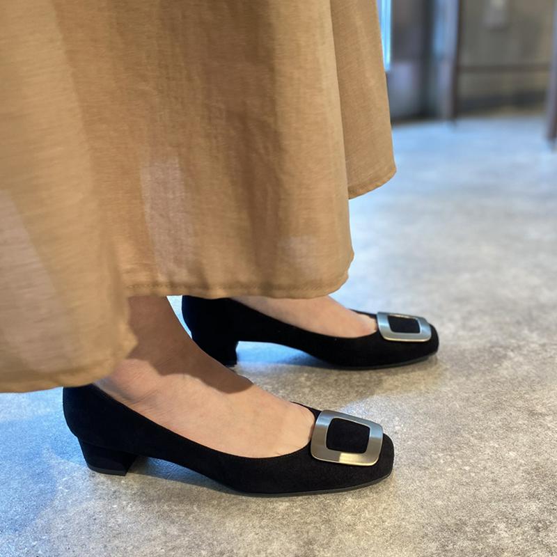 大ぶりバックルで大人見え☆クッション内蔵パンプス