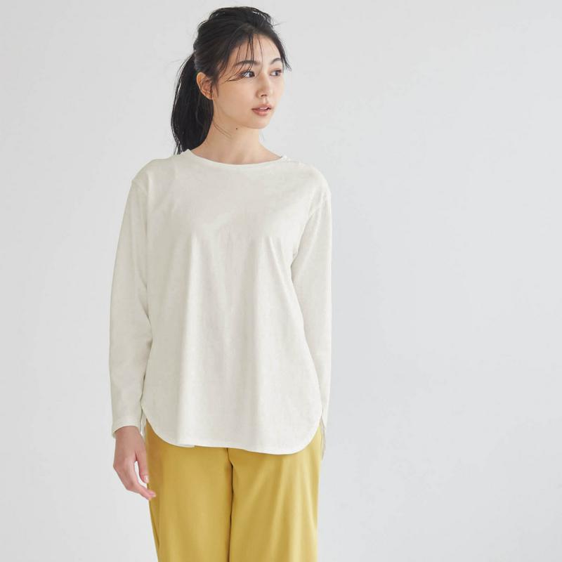 後ろサテン使いロングスリーブＴシャツ【汚れにくい白】（フェール アン カラン／FAIRE UN CALIN）