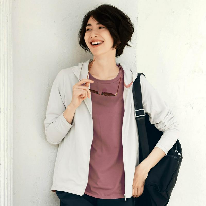 春先にもおすすめ　サンスクリーン　長袖Ｔシャツ【ＵＶケア・吸汗速乾】【Ｓサイズのみ】（デサント/DESCENTE）