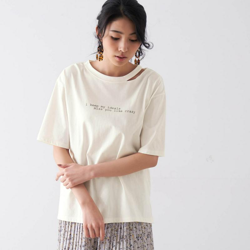 綿１００％スリットネックＴシャツ