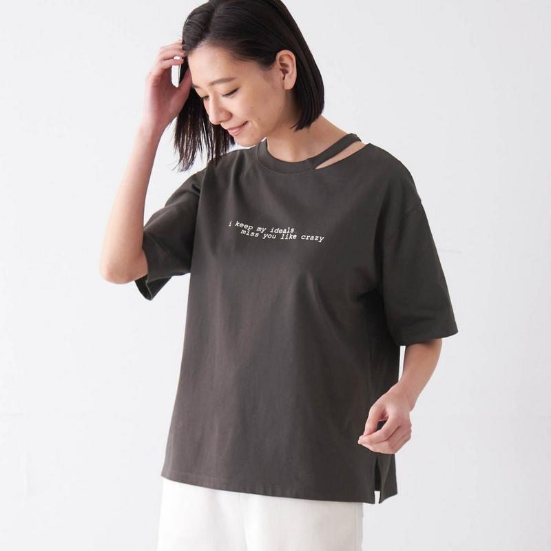 綿１００％スリットネックＴシャツ
