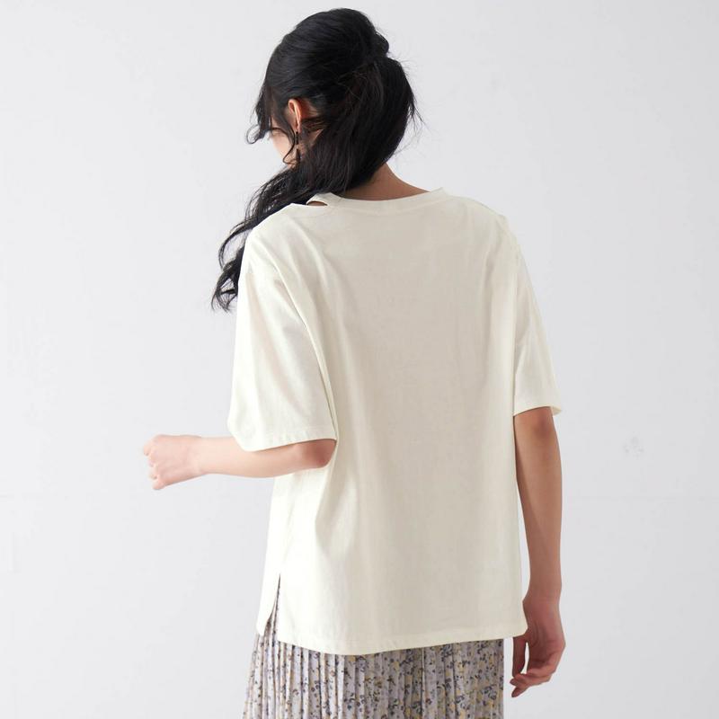 綿１００％スリットネックＴシャツ