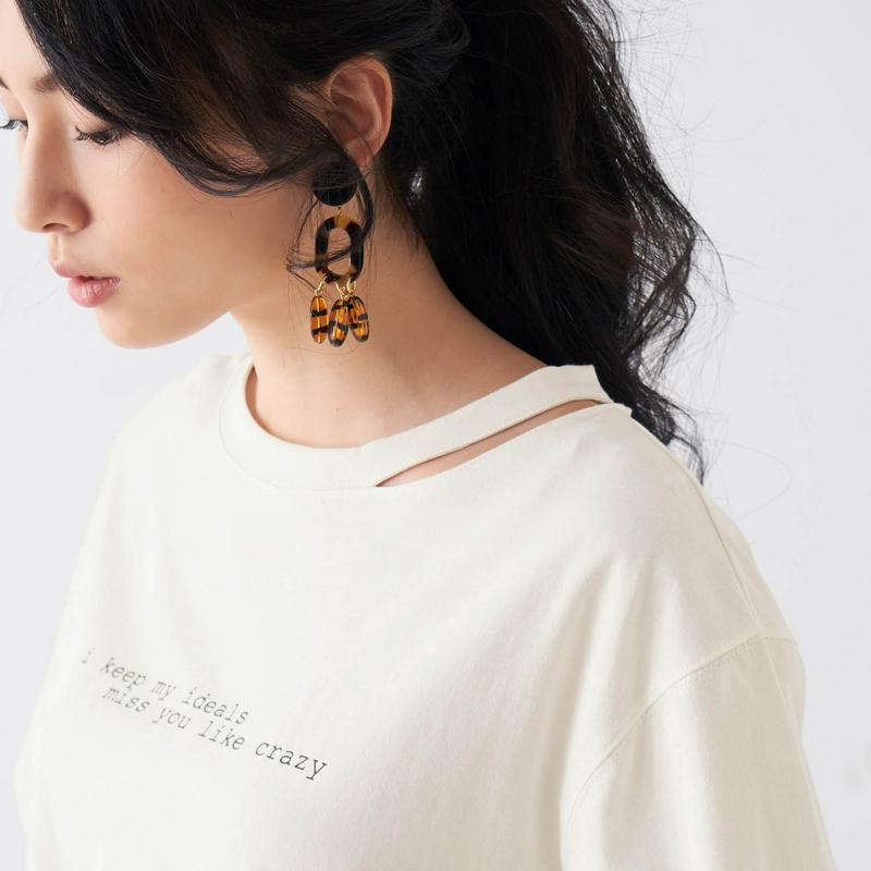 綿１００％スリットネックＴシャツ