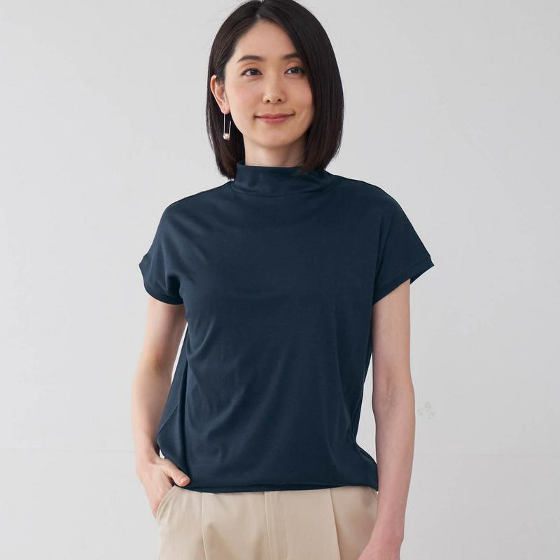 大人のためのハイネックＴシャツ（花笑むとき／hana emu toki）