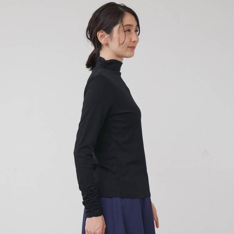マリンコラーゲン加工のなめらかなボトルネックプルオーバー［日本製］（花笑むとき／hana emu toki）