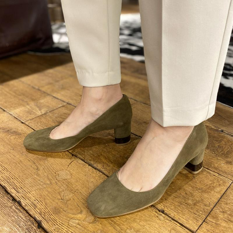 丸みヒールがフェミニン☆クッション内蔵パンプス