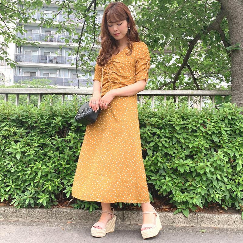 シャーリング小花タイトワンピース