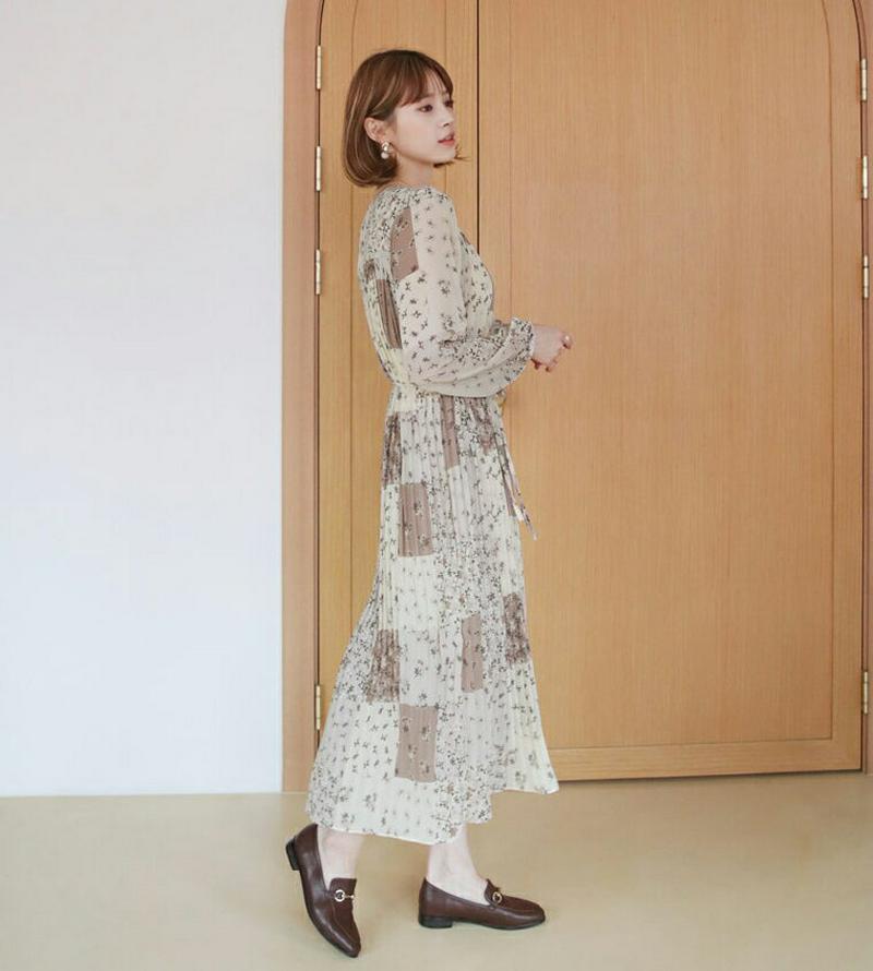 【配送遅延】【新作10%OFF】ストラップ付花柄プリーツワンピース・全2色・b47938 レディース【ops】【韓国 ファッショ