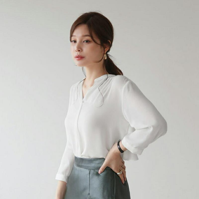 スリットバンドカラーブラウス・全4色・b63695 レディース【bl】 韓国 ファッション トップス ブラウス 長袖 ギャザー スリット バンドカラー 単色 無地 シンプル 大人 春 秋 ハイホリHIHOLLI