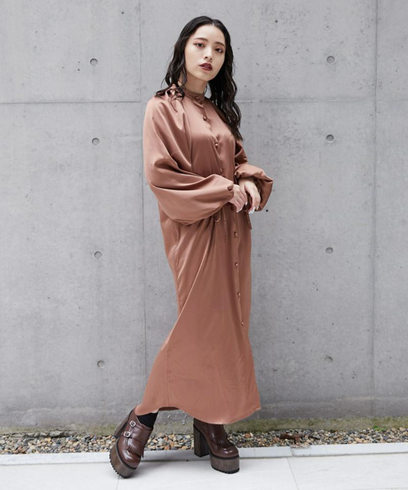 サテンロングワンピース