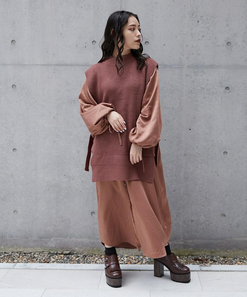 サテンロングワンピース