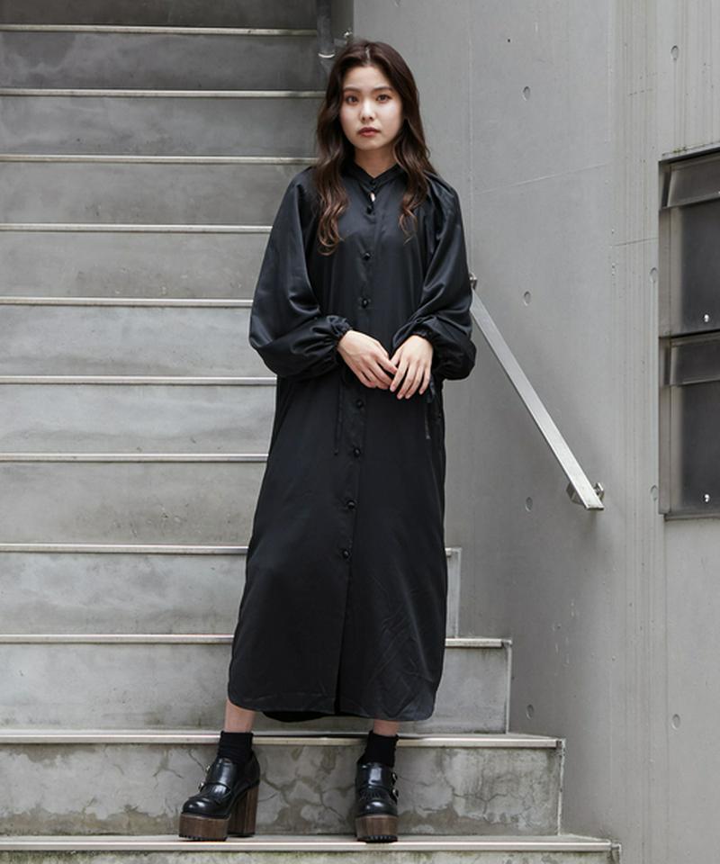 サテンロングワンピース