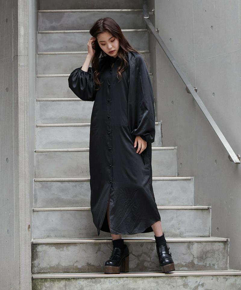 サテンロングワンピース