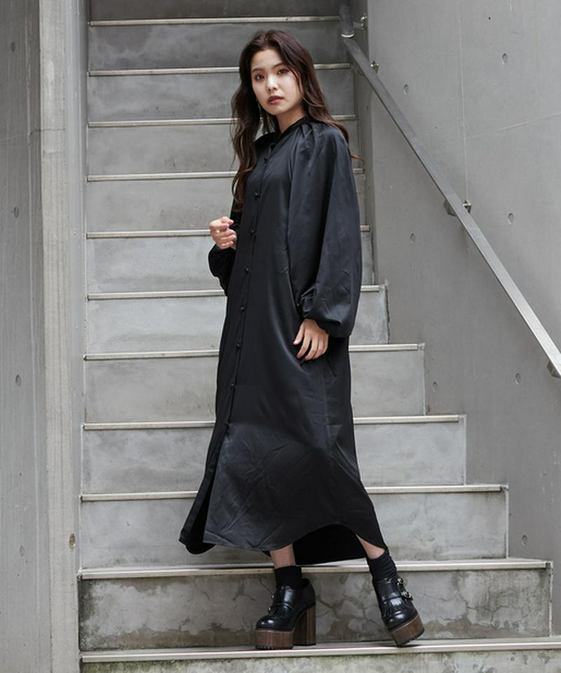 サテンロングワンピース