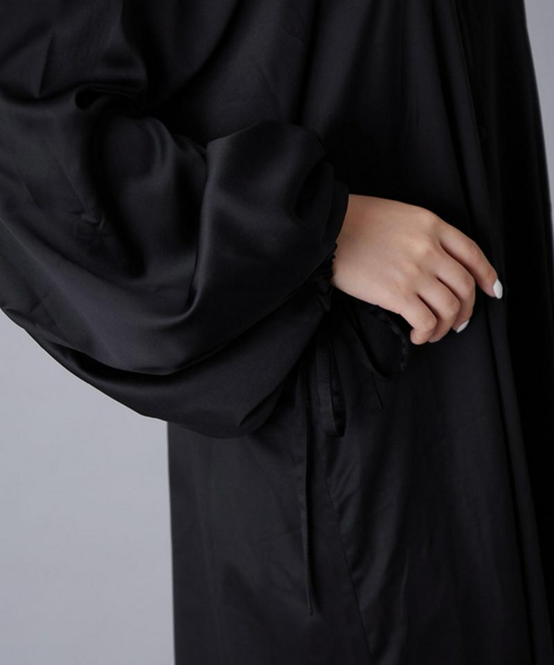 サテンロングワンピース