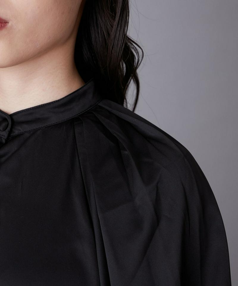 サテンロングワンピース