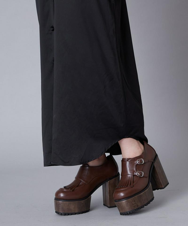 サテンロングワンピース