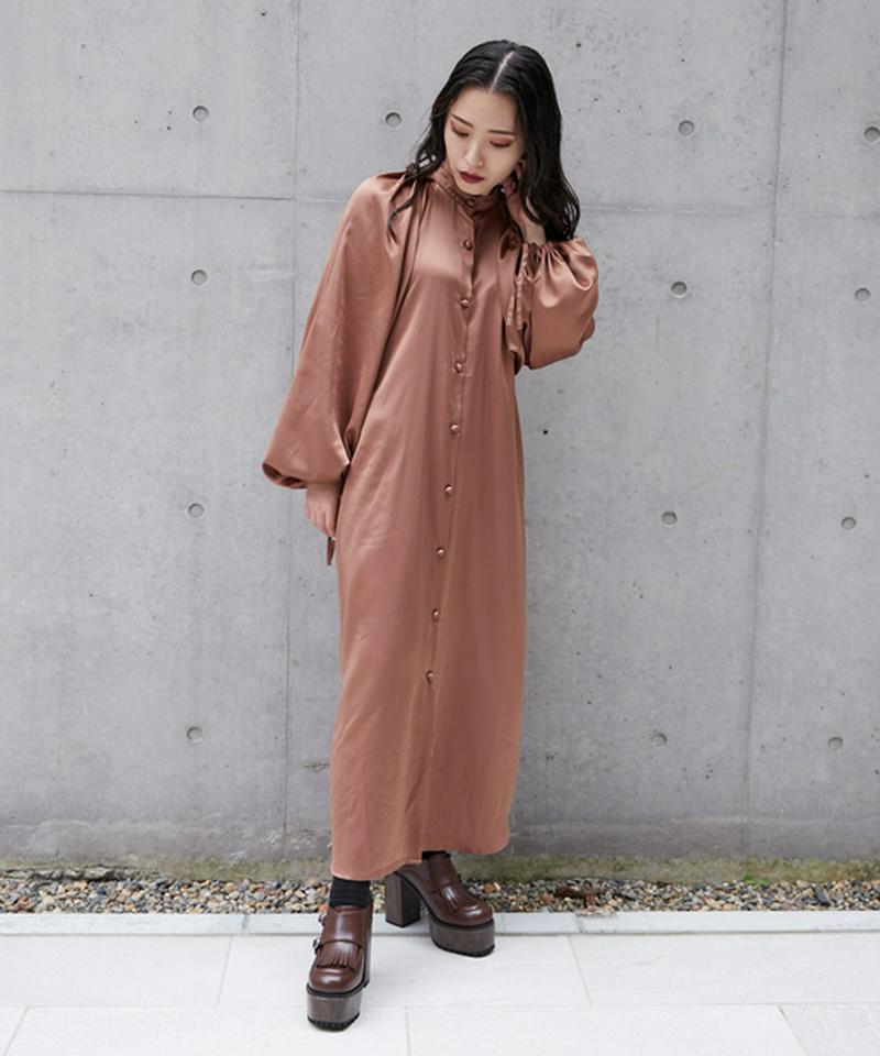 サテンロングワンピース