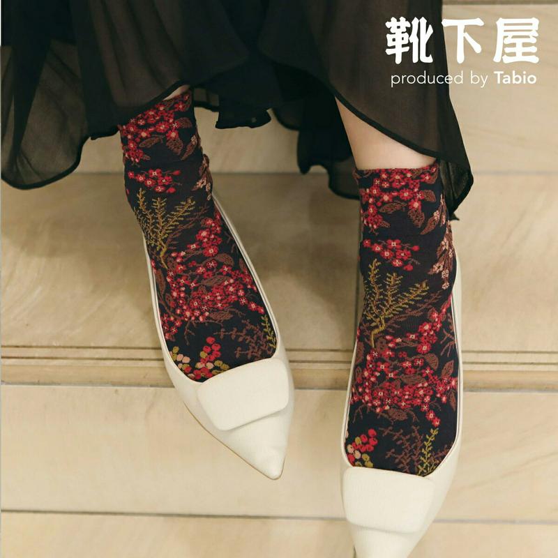 【全品送料無料★〜12/26 23:59迄】【あす楽】【Tabio】 フローラル柄ショートソックス / 靴下屋 靴下 タビオ くつ下 ショート レディース 日本製 2012ka