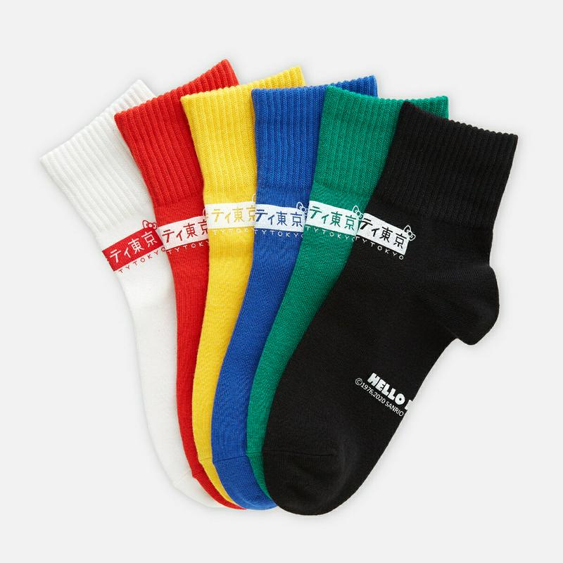 【全品送料無料★〜12/26 23:59迄】【あす楽】【靴下屋】【WEB先行販売】SANRIOボックスロゴアメリブショートソックス ※オリジナル缶ミラー付き / 靴下 タビオ Tabio くつ下 レディース ハローキティ東京 キティ 日本製 2012ka