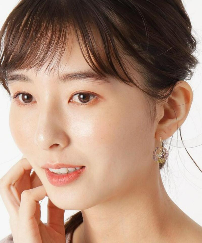 藤ぐるり蝶ピアス