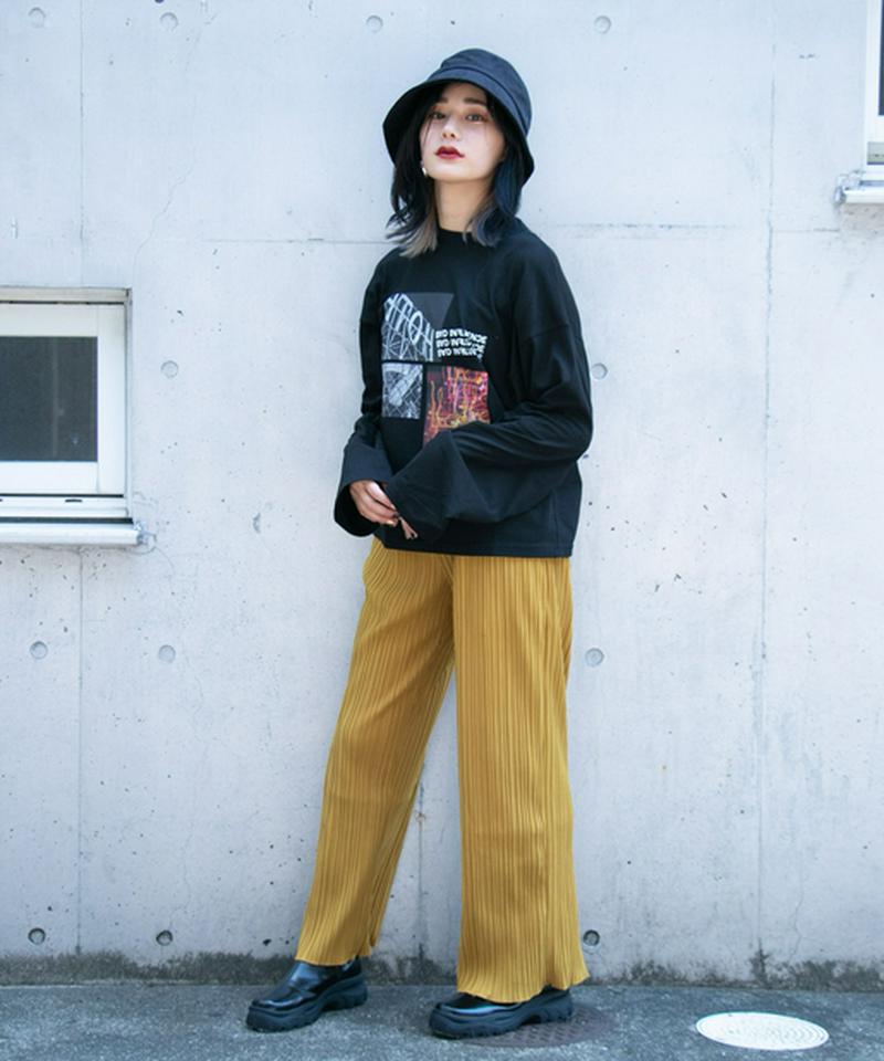 プリーツルーズパンツ