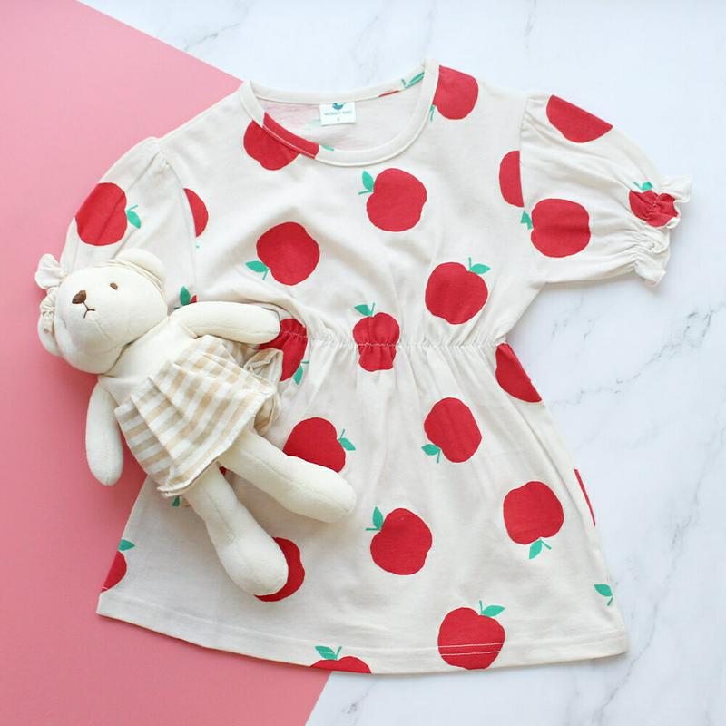アップル柄ワンピース(アイボリー)・p005214 キッズ【3~8才】【ops】【ワンピース ミディ丈 ミディワンピース 半袖 ハーフスリーブ 総柄 りんご リンゴ くだもの 春 夏 女の子 韓国 韓国子供服 子供 こども 子供服 こども服】【KIDS】