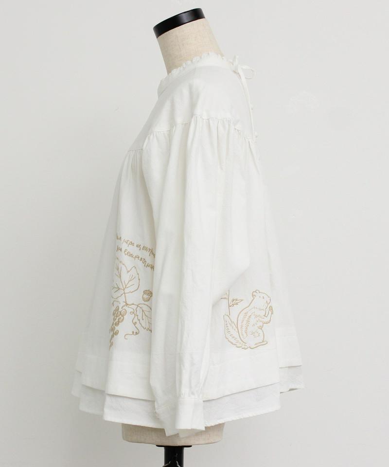 〇eiπe 山葡萄刺繍　2WAYギャザーブラウス（eiπe）