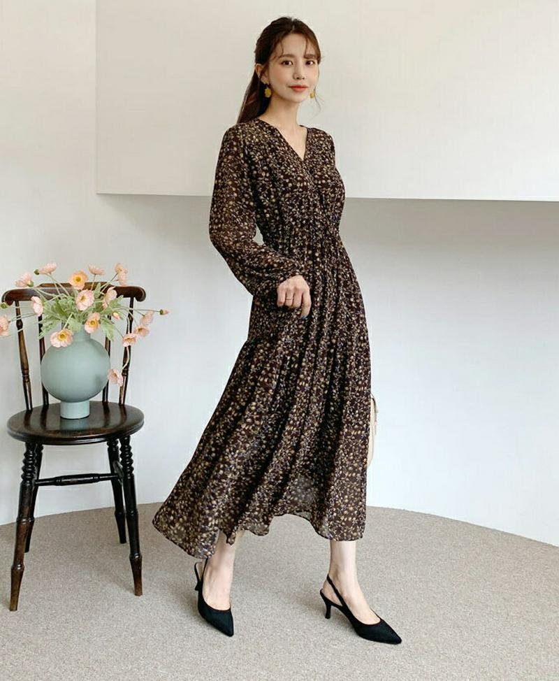 Vネックドロスト花柄ワンピース・全2色・b60934 レディース【ops】【韓国 ファッション ワンピース ロングワンピース 長袖 ロングスリーブ Vネック 鎖骨 デコルテ ドロスト ストリング 花柄 シフォン 揺れ感 大人 春 秋】