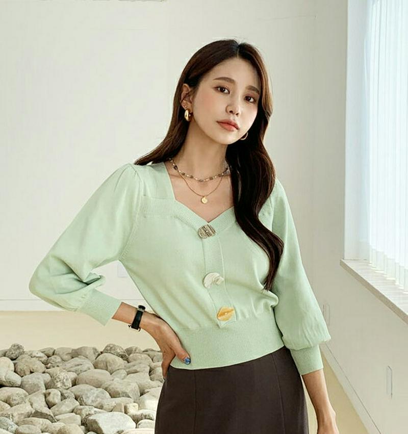 【新作10%OFF】ハートネックマルチボタンニット・全2色・e56804 レディース【tops】【韓国 ファッション トップス 