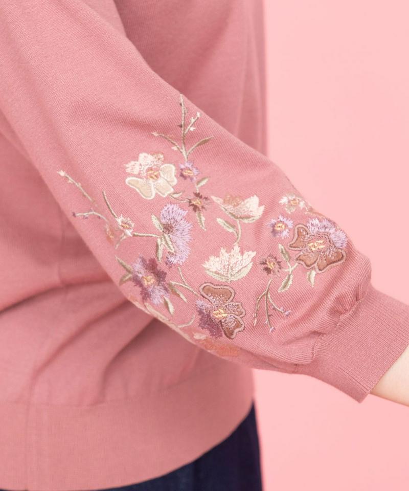 ベロアmix刺繍ニット