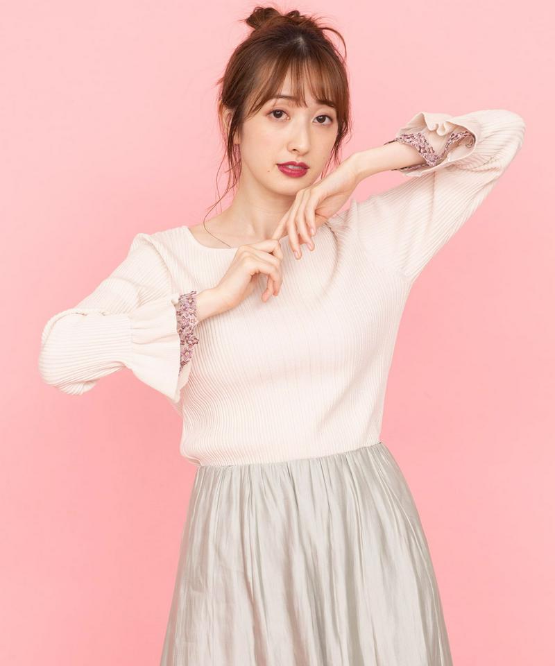 ブーケシシュウスリーブニット