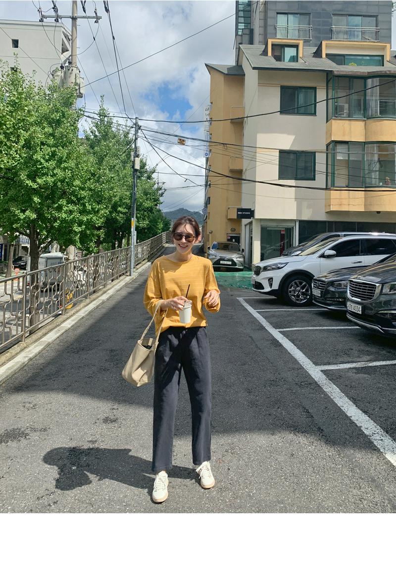 スリット入りボーダー柄Tシャツ