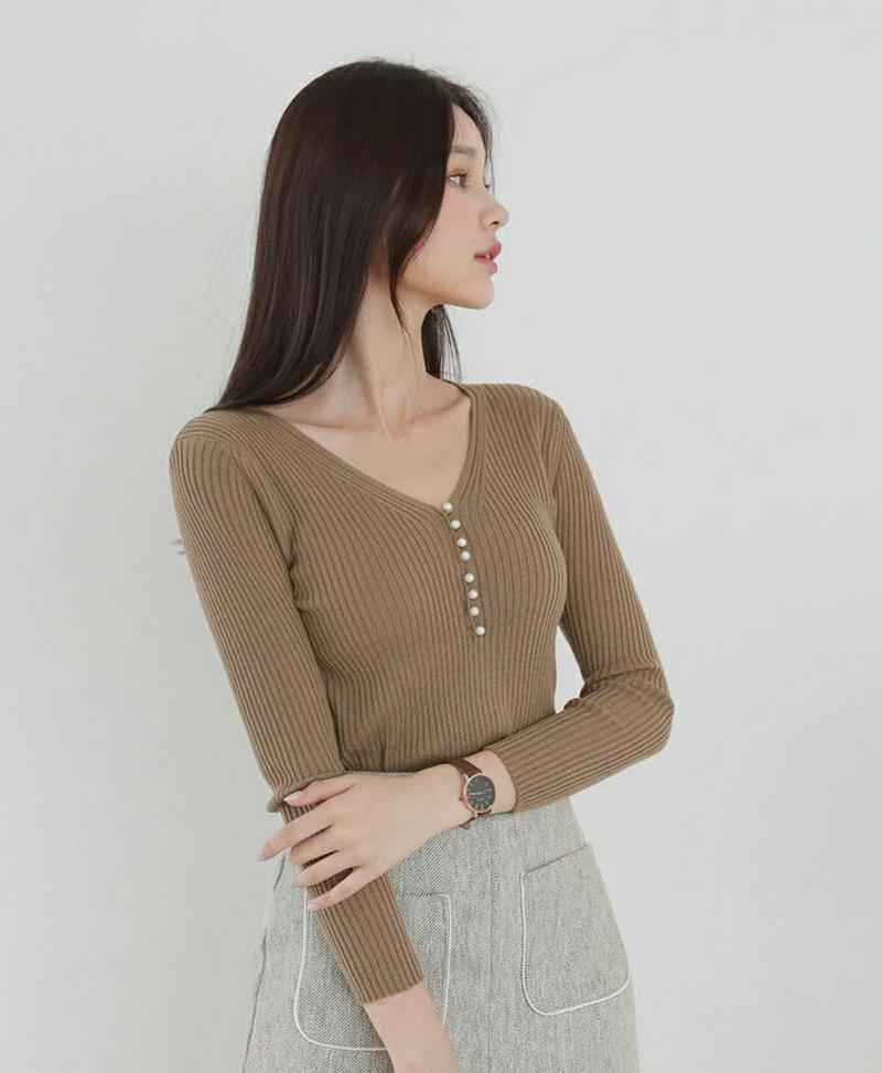 【新作10%OFF】パールボタンスリムニット・全2色・e60731 レディース【tops】【韓国 ファッション トップス ニット