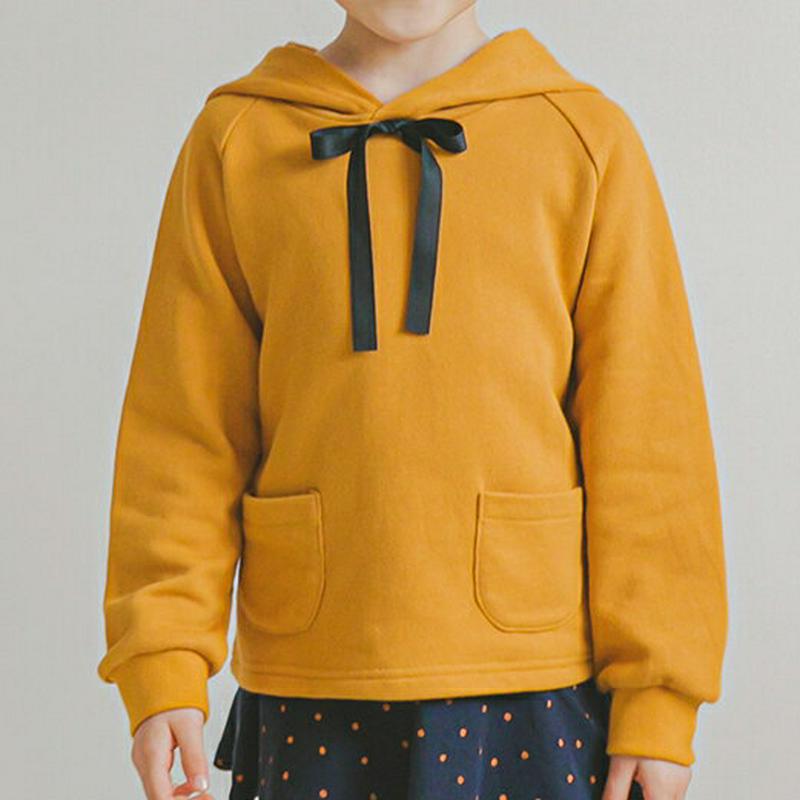 リボンネックフーデットTシャツ(マスタード)・p005742 キッズ【3~8才】【tops】【トップス フード フーディー Tシャツ 長袖 パーカー 単色 無地 シンプル リボン りぼん 可愛い かわいい 女の子 春 秋 韓国 韓国子供服 子供 こども 子供服 】【KIDS】