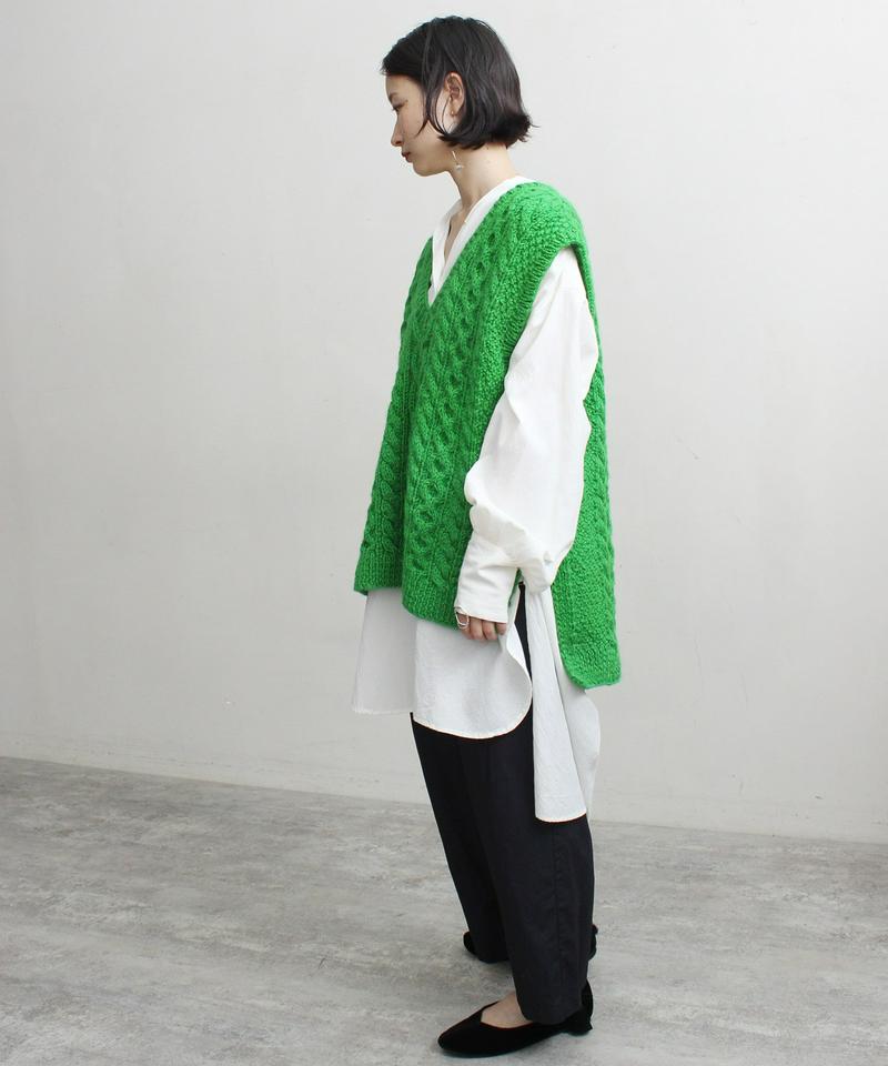 ネパールハンドニット ケーブルVネックベスト（cardo fabrica）