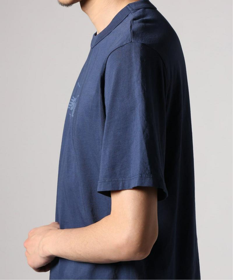 【New Balance×SAVE KHAKI UNITED】 S/S SUPIMA SPORT TEE W/ICON PRINT（JOURNAL STANDARD）