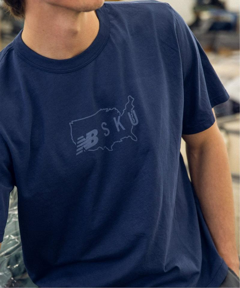 【New Balance×SAVE KHAKI UNITED】 S/S SUPIMA SPORT TEE W/ICON PRINT（JOURNAL STANDARD）