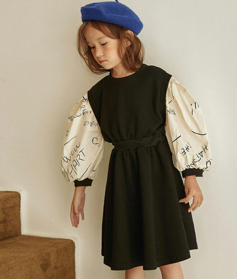 英字ボリュームスリーブワンピース・u06067 キッズ【3~8才】【ops】【ワンピース ミディ丈 ミディワンピース 長袖 ボリ