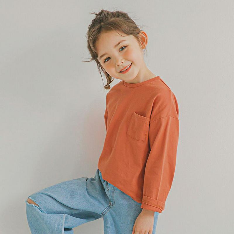 長袖ポケットTシャツ(オレンジ)・p005759 キッズ【3~8才】【tops】【トップス Tシャツ 長袖 ロンT 単色 無地 無地T シンプル カジュアル ベーシック ポケット 春 秋 女の子 男の子 韓国 韓国子供服 子供 こども 子供服 こども服】【KIDS】