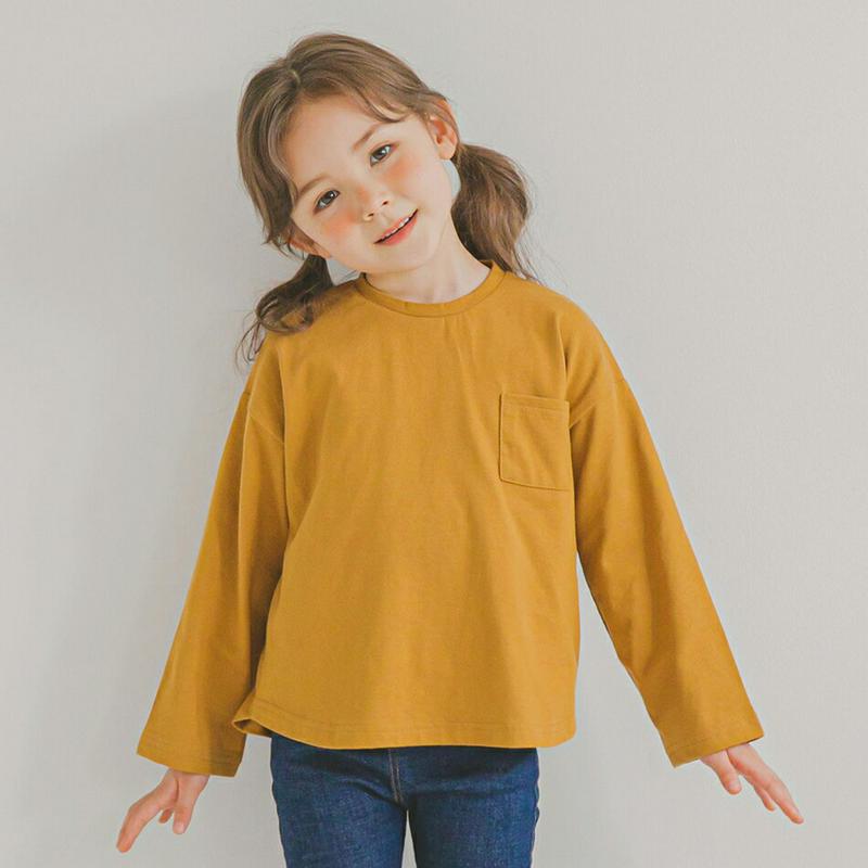 長袖ポケットTシャツ(マスタード)・p005761 キッズ【3~8才】【tops】【トップス Tシャツ 長袖 ロンT 単色 無地 無地T シンプル カジュアル ベーシック ポケット 黄色 春 秋 女の子 男の子 韓国 韓国子供服 子供 こども 子供服 こども服】【KIDS】