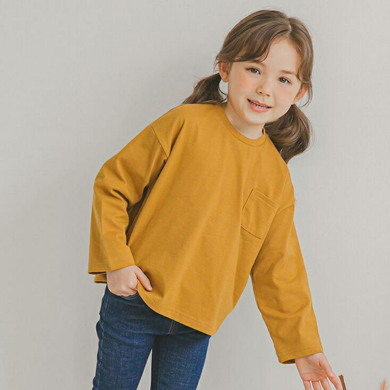 長袖ポケットTシャツ(マスタード)・p005761 キッズ【3~8才】【tops】【トップス Tシャツ 長袖 ロンT 単色 無地 無地T シンプル カジュアル ベーシック ポケット 黄色 春 秋 女の子 男の子 韓国 韓国子供服 子供 こども 子供服 こども服】【KIDS】