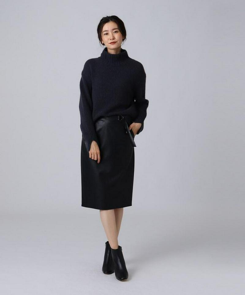 カシミヤスラブハイネックニット