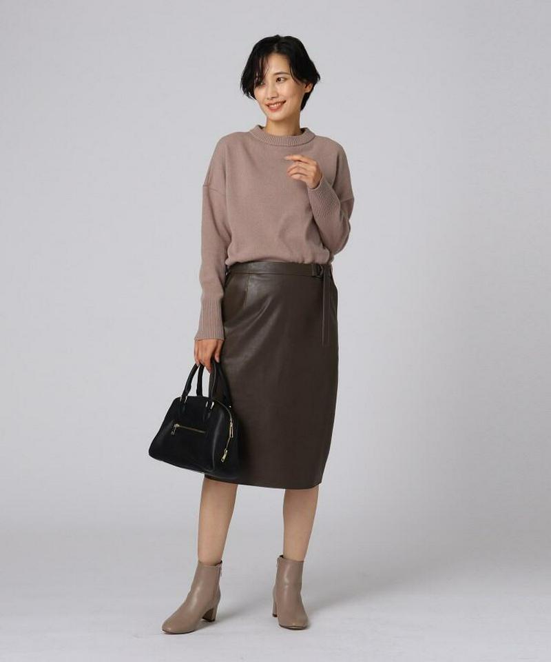 モダンフェイクレザータイトスカート