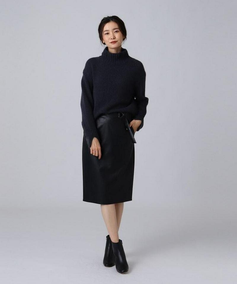モダンフェイクレザータイトスカート
