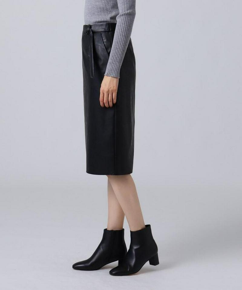 モダンフェイクレザータイトスカート